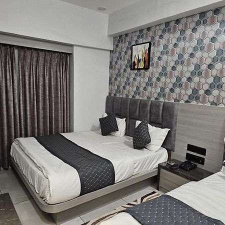 אחמדאבאד Hotel Allen מראה חיצוני תמונה