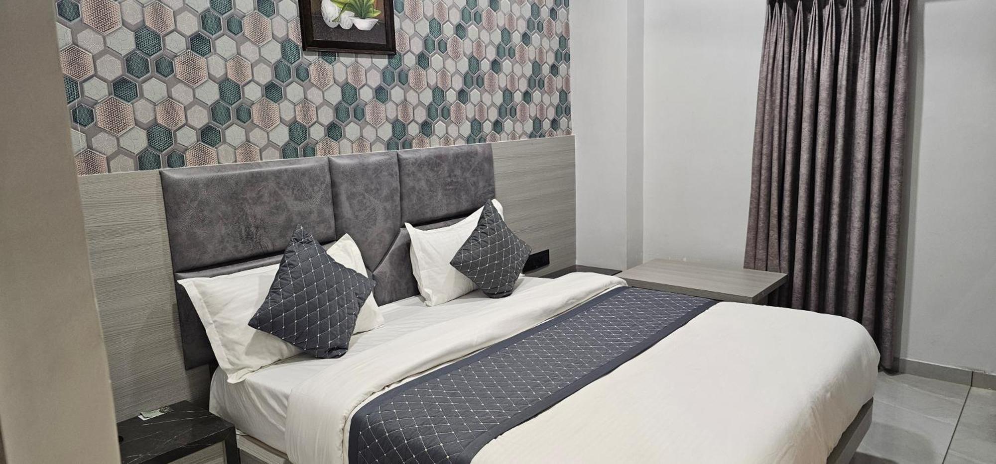 אחמדאבאד Hotel Allen מראה חיצוני תמונה