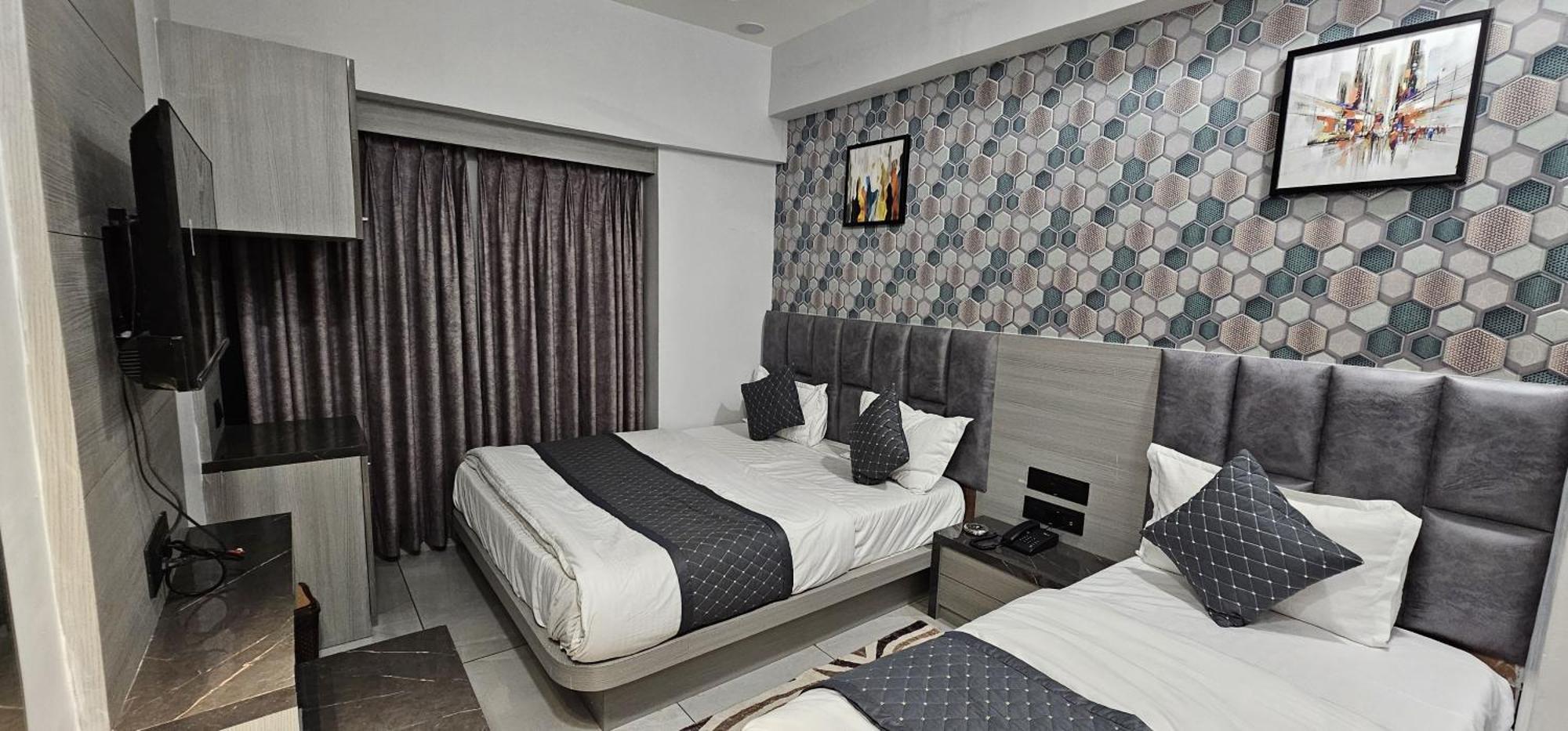 אחמדאבאד Hotel Allen מראה חיצוני תמונה