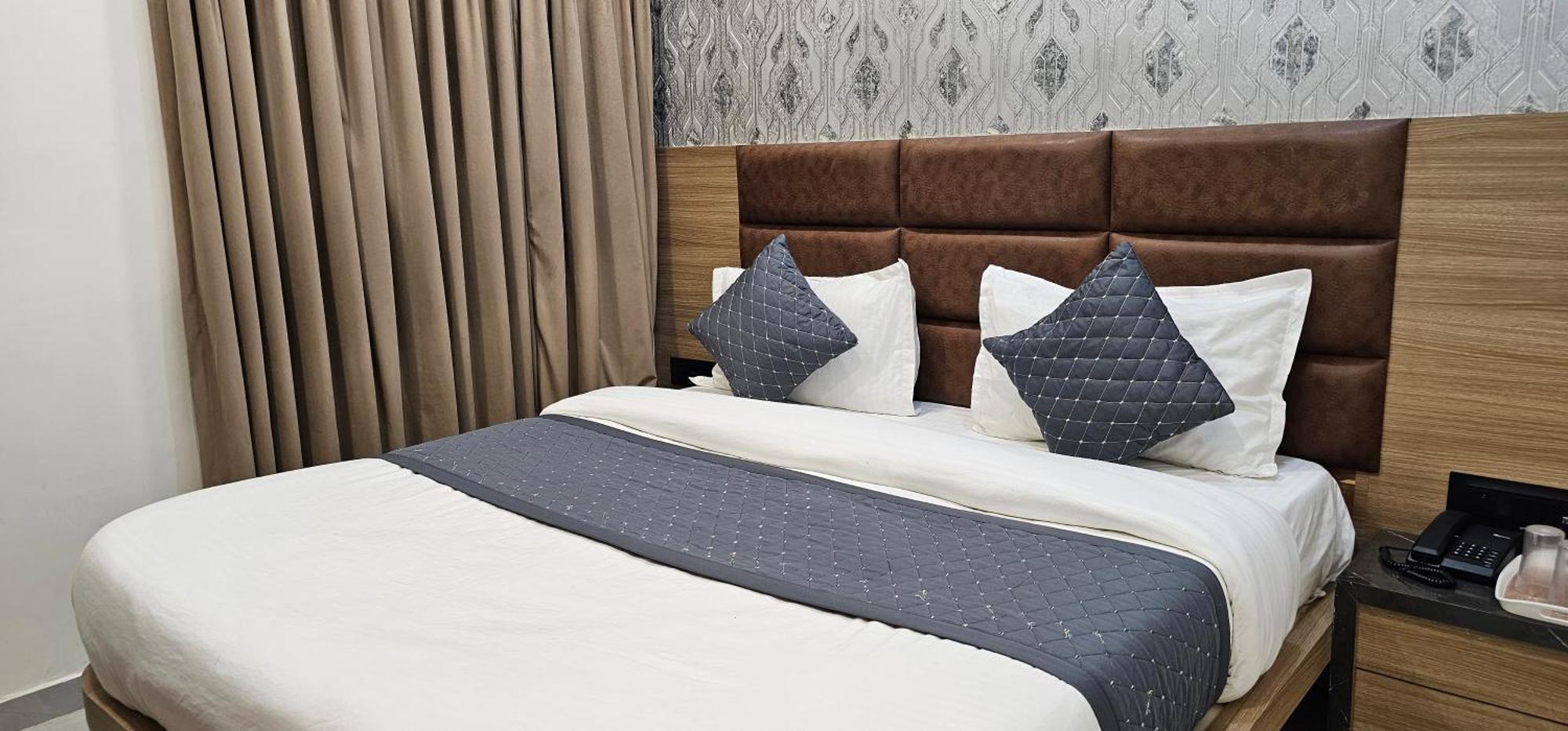 אחמדאבאד Hotel Allen מראה חיצוני תמונה