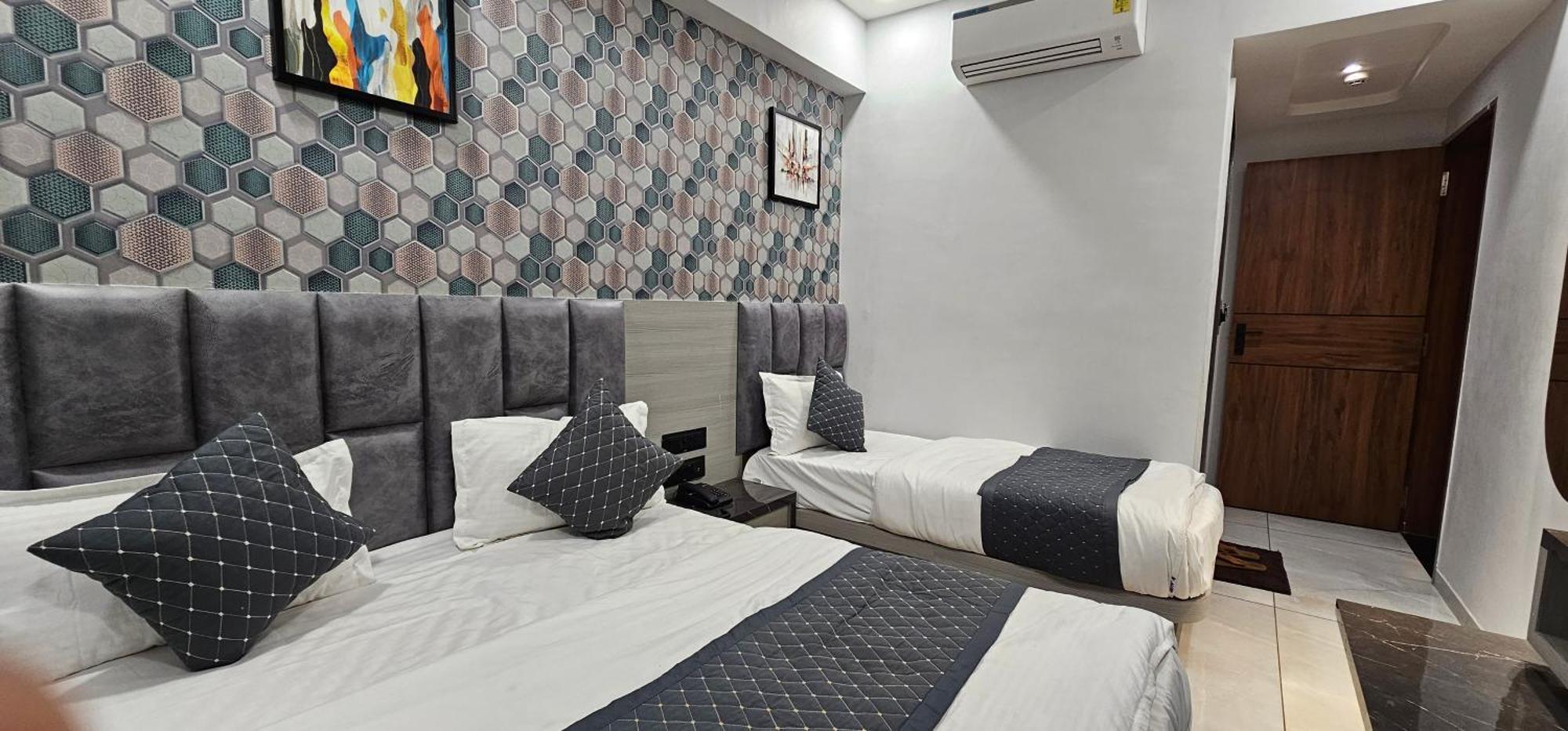 אחמדאבאד Hotel Allen מראה חיצוני תמונה